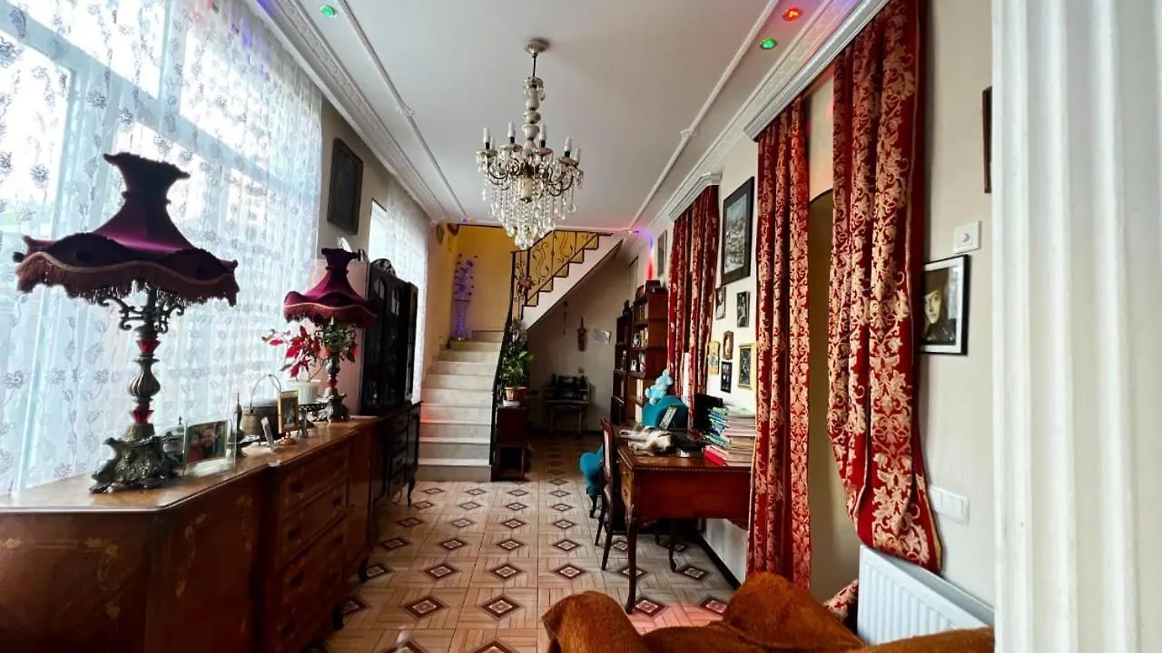 Linikani Tbilisi 0*,  Gruzie